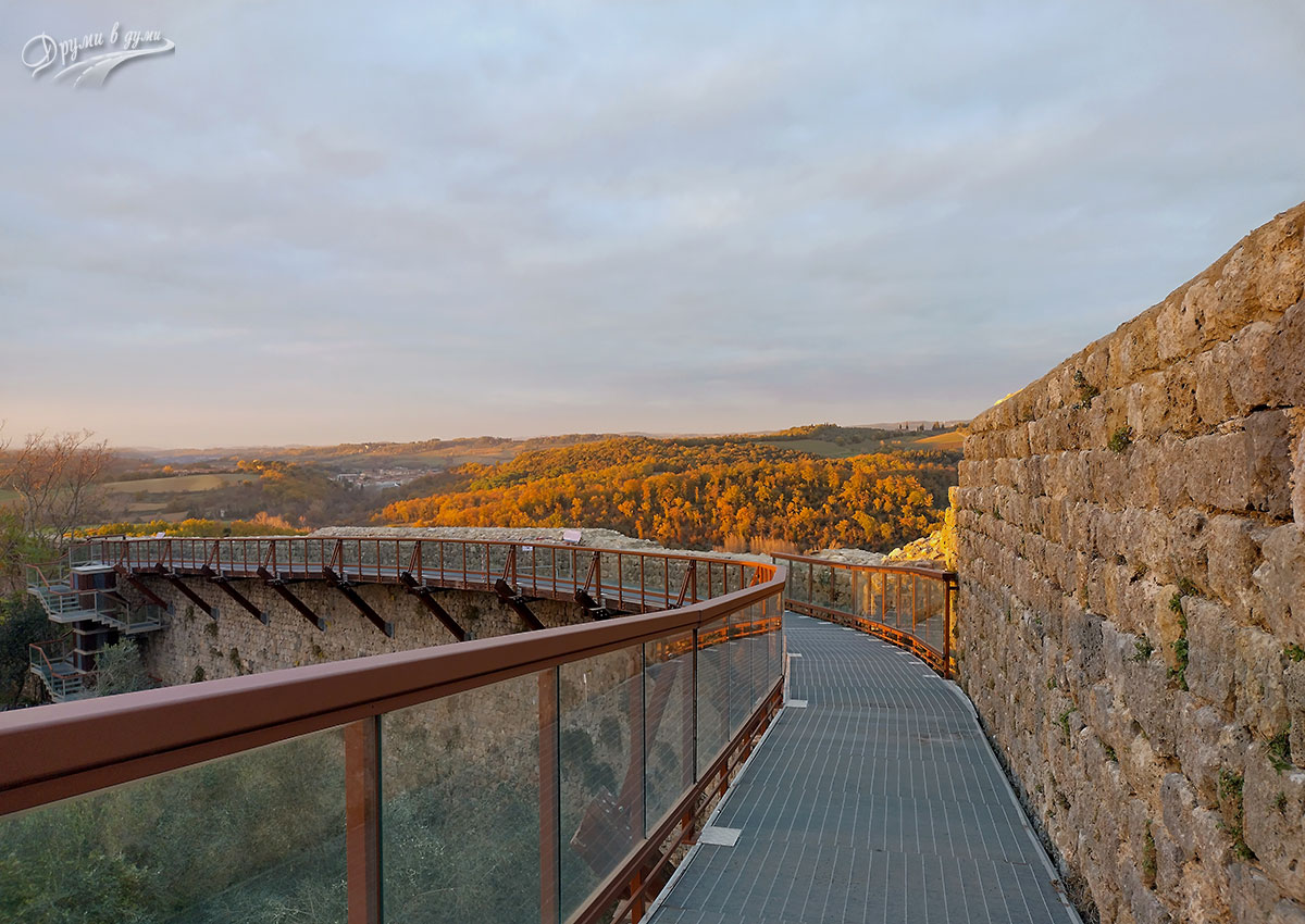 Monteriggioni Travel Guide - the fortress and the views